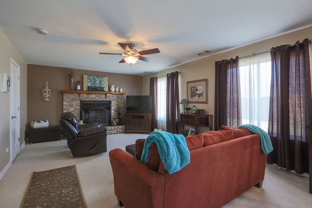 1712 Quinn Dr, Plainfield, IL 60586 photo 5