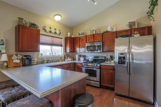 1712 Quinn Dr, Plainfield, IL 60586 photo 2