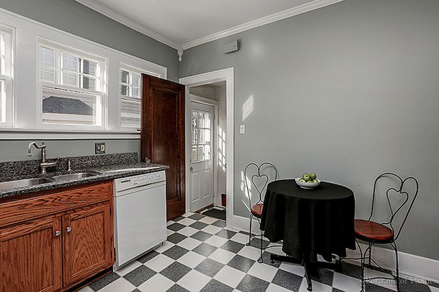 335 W Oak Ave, Wheaton, IL 60187 photo 9