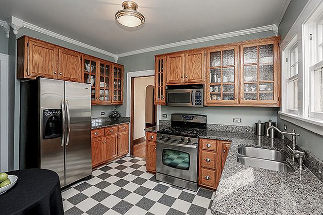 335 W Oak Ave, Wheaton, IL 60187 photo 8