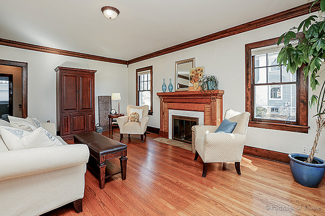 335 W Oak Ave, Wheaton, IL 60187 photo 3