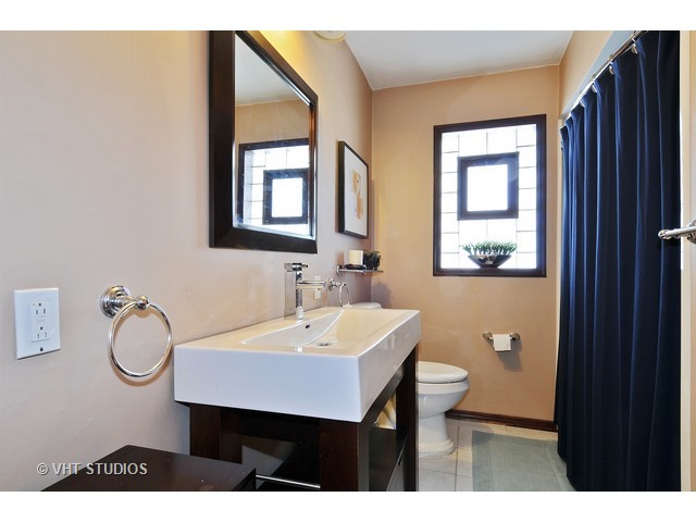 729 E Franklin Ave, Naperville, IL 60540 photo 10