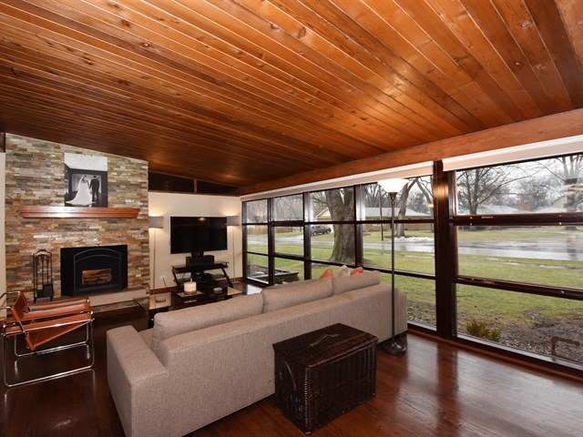 328 W Elm St, Wheaton, IL 60189 photo 3