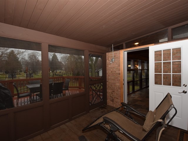 328 W Elm St, Wheaton, IL 60189 photo 18