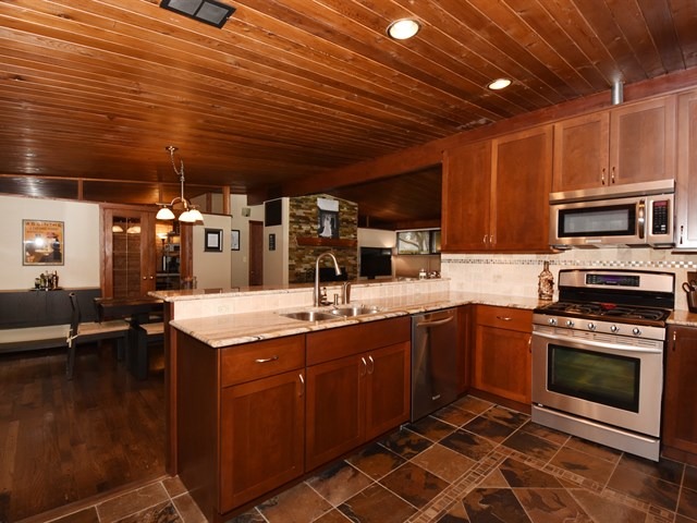 328 W Elm St, Wheaton, IL 60189 photo 10
