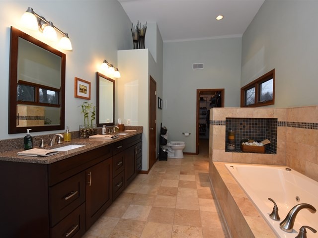 328 W Elm St, Wheaton, IL 60189 photo 21