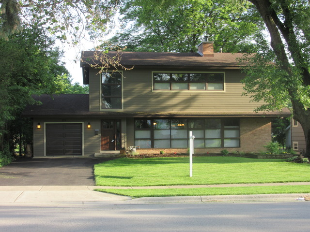 328 W Elm St, Wheaton, IL 60189 photo 1