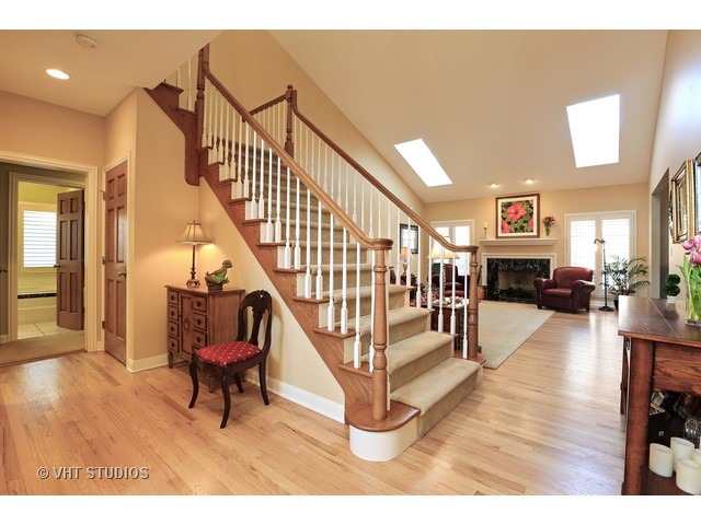 23 Windsor Dr, Elmhurst, IL 60126 photo 3