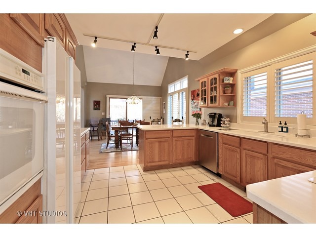 23 Windsor Dr, Elmhurst, IL 60126 photo 7