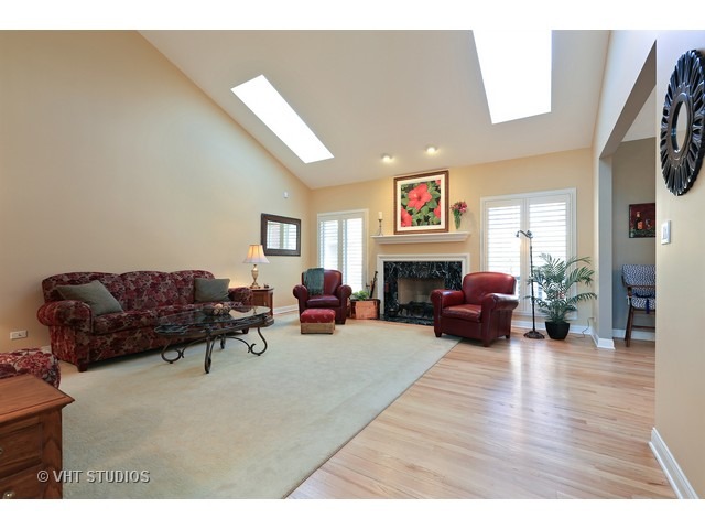 23 Windsor Dr, Elmhurst, IL 60126 photo 4