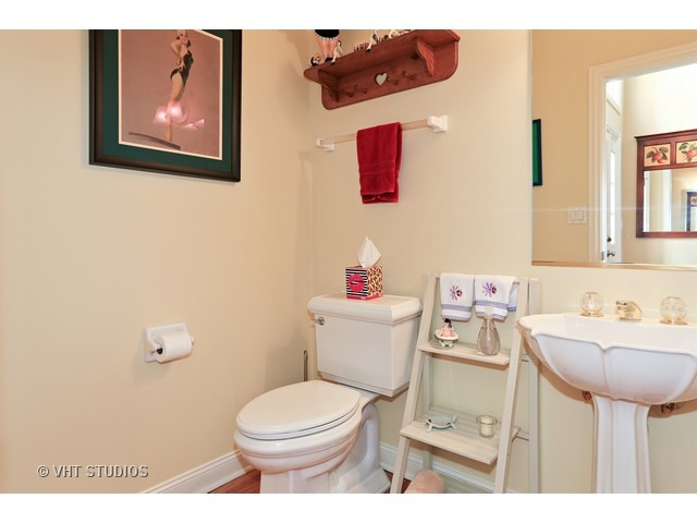 23 Windsor Dr, Elmhurst, IL 60126 photo 17