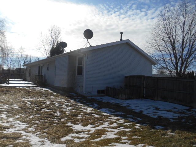 135 Cloud Mist Ct, Capron, IL 61012 photo 3