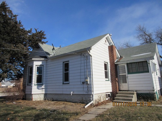 301 E Morris St, Morrison, IL 61270 photo 2