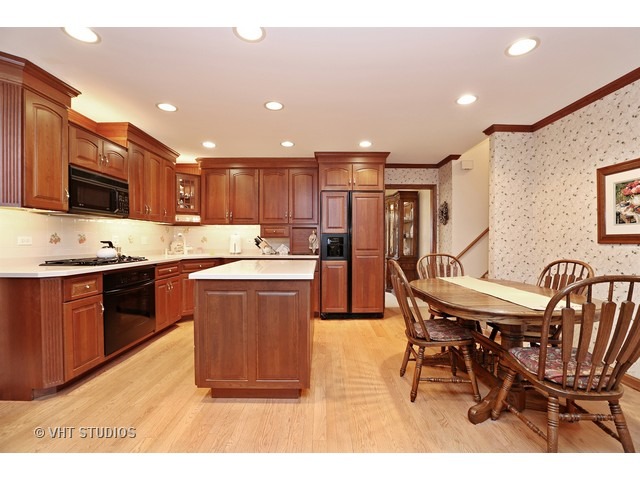 7406 Summit Rd, Darien, IL 60561 photo 5