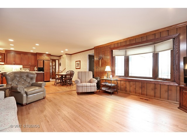 7406 Summit Rd, Darien, IL 60561 photo 9
