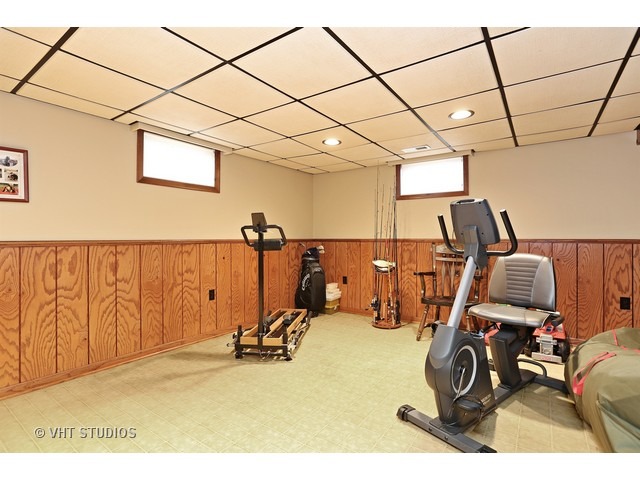 7406 Summit Rd, Darien, IL 60561 photo 11