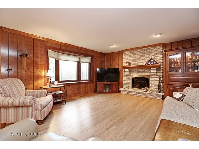 7406 Summit Rd, Darien, IL 60561 photo 8