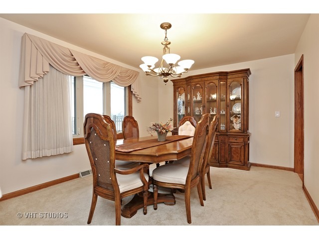 7406 Summit Rd, Darien, IL 60561 photo 7