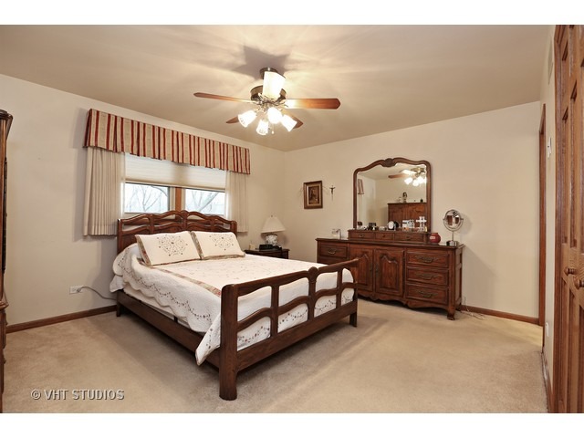 7406 Summit Rd, Darien, IL 60561 photo 12