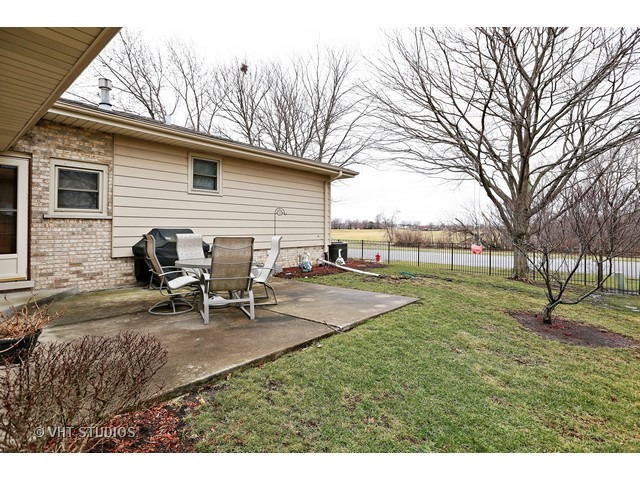 7406 Summit Rd, Darien, IL 60561 photo 18