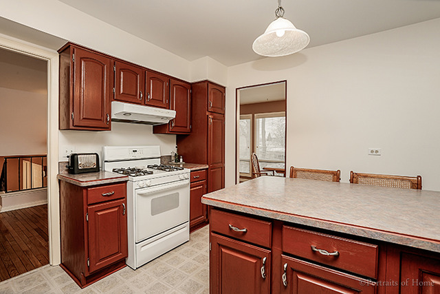 1130 Glen Ln, Hoffman Estates, IL 60169 photo 5