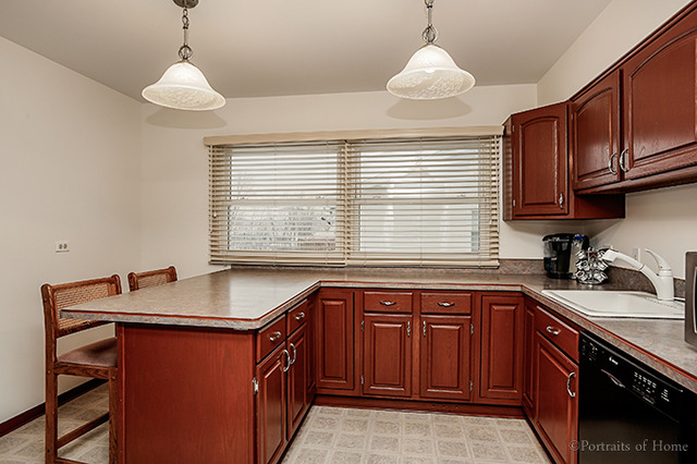 1130 Glen Ln, Hoffman Estates, IL 60169 photo 4