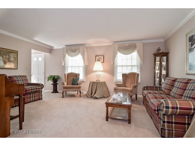 169 Crystal Ln, Bartlett, IL 60103 photo 13
