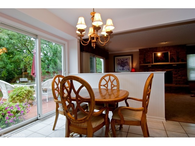169 Crystal Ln, Bartlett, IL 60103 photo 3