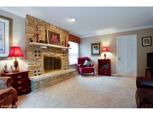 169 Crystal Ln, Bartlett, IL 60103 photo 2