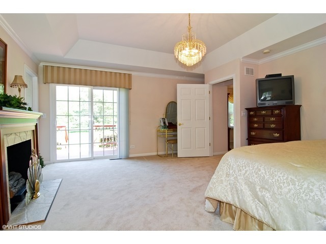 169 Crystal Ln, Bartlett, IL 60103 photo 6