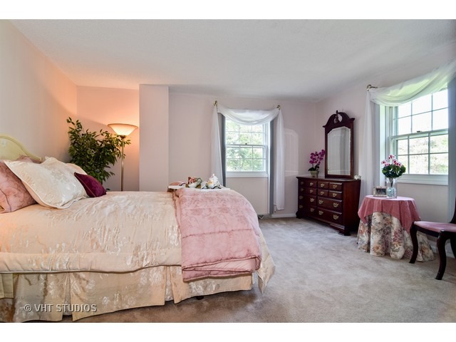 169 Crystal Ln, Bartlett, IL 60103 photo 17