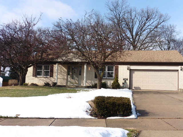 805 Melrose Ct, Mchenry, IL 60050 photo 2