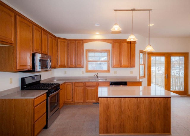 6232 Schaumburg Ln, Roscoe, IL 61073 photo 15