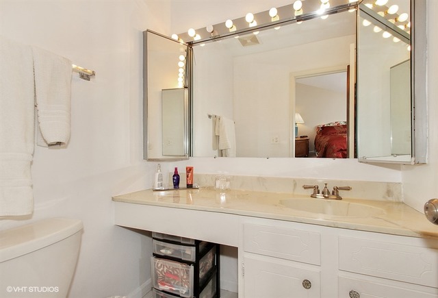 620 Dunsten Cir, Northbrook, IL 60062 photo 9