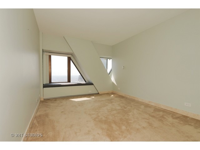 175 E Delaware Pl #6001, Chicago, IL 60611 photo 6