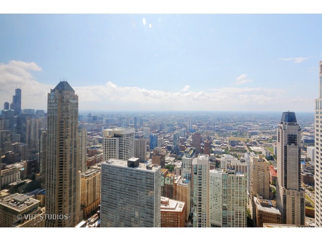 175 E Delaware Pl #6001, Chicago, IL 60611 photo 10