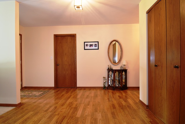 876 Middleton Ln, Bartlett, IL 60103 photo 2
