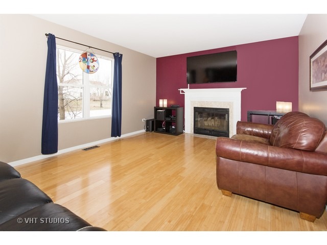 5300 Meadowbrook St, Plainfield, IL 60586 photo 7