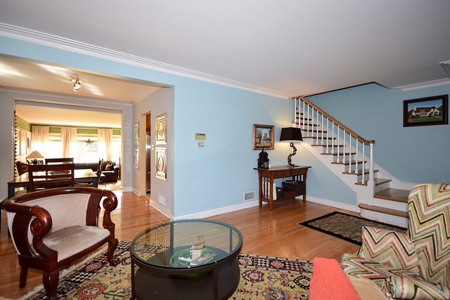 576 E Parkway Rd, Riverside, IL 60546 photo 4