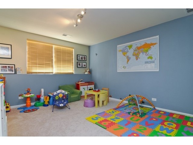 2808 Neubauer Cir, Lake Villa, IL 60046 photo 10