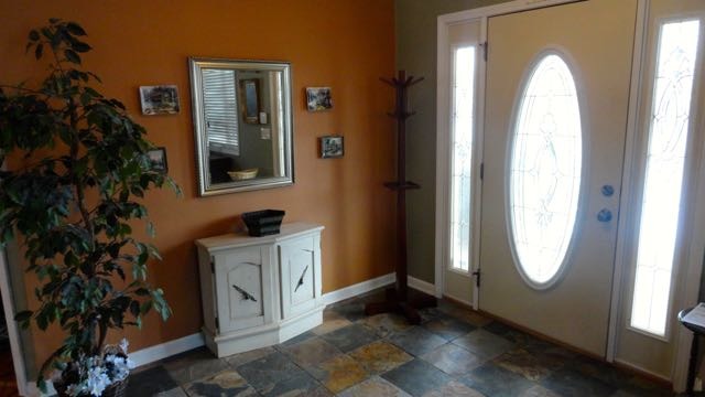 650 Flagstaff Ln, Hoffman Estates, IL 60169 photo 2
