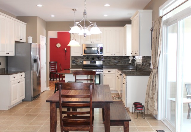 2205 Tyler Trl, Mchenry, IL 60050 photo 2