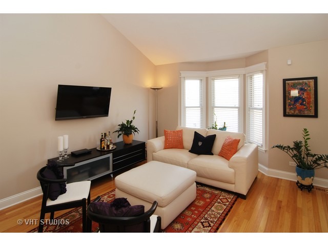 12 E Quincy St #4, Riverside, IL 60546 photo 2