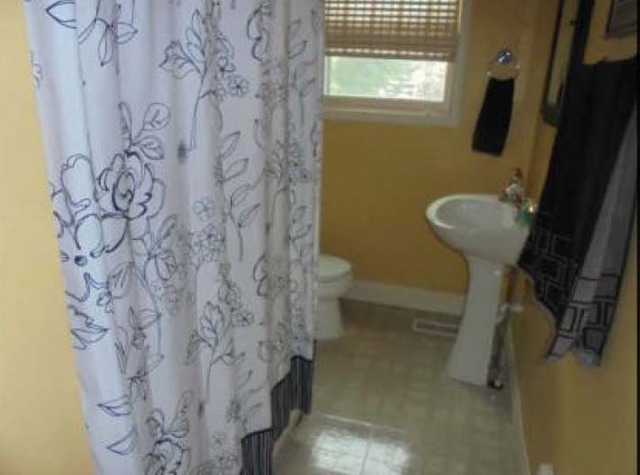 230 E Maple Ave, Roselle, IL 60172 photo 9