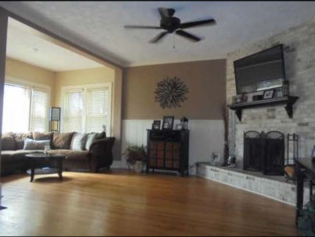 230 E Maple Ave, Roselle, IL 60172 photo 5
