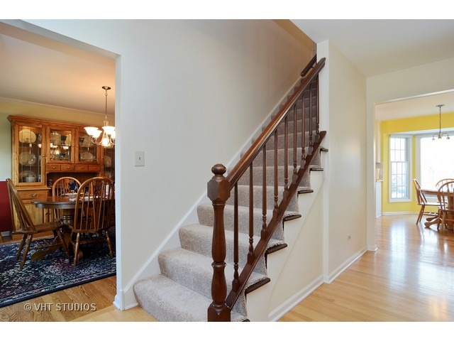 2602 Mill Creek Ln, Rolling Meadows, IL 60008 photo 2