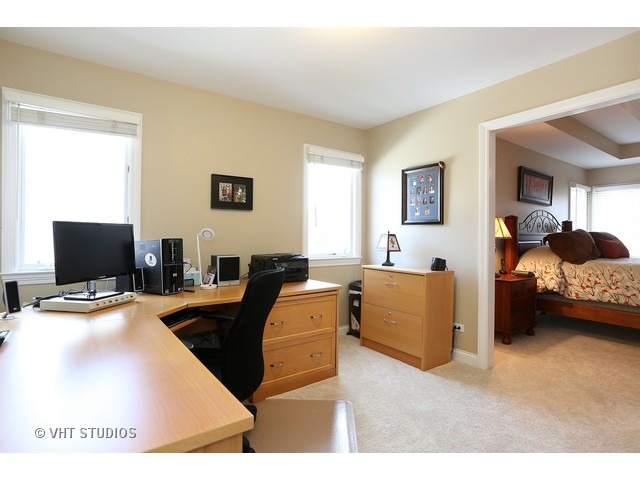2370 Lansburgh Ct, Aurora, IL 60502 photo 8