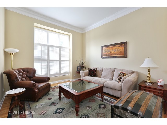 2370 Lansburgh Ct, Aurora, IL 60502 photo 3