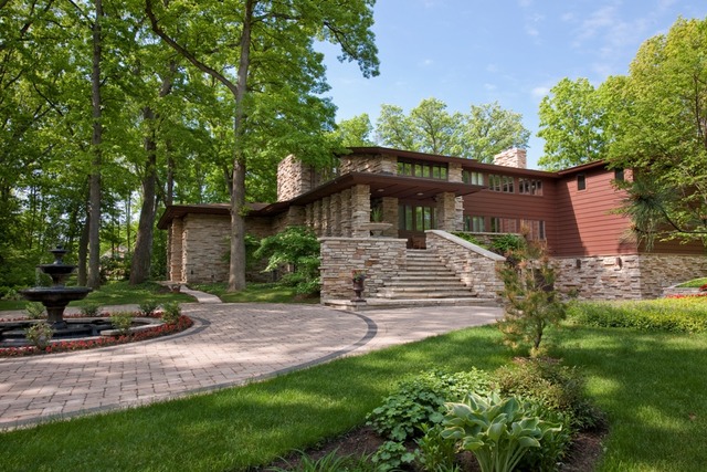3121 Heritage Oaks Ln, Oak Brook, IL 60523 photo 1