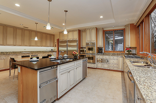 3121 Heritage Oaks Ln, Oak Brook, IL 60523 photo 6
